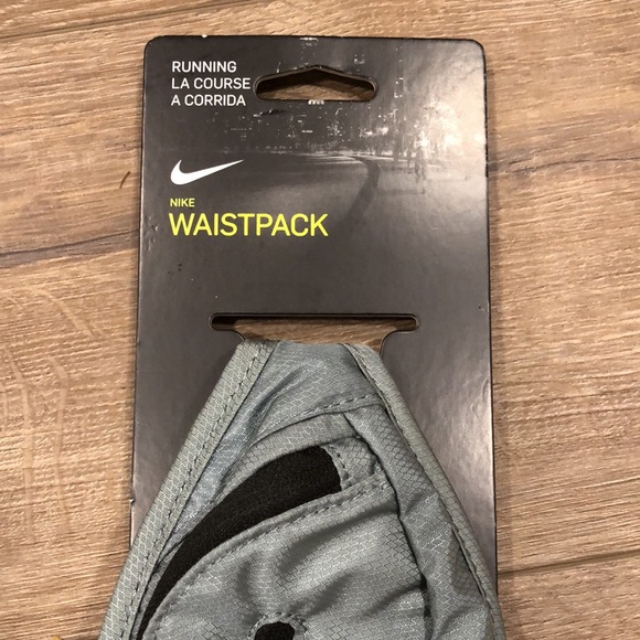 NWT! - NIKE Large Capacity Waistpack Athletic/Running Belt Bag - Picture 3 of 8